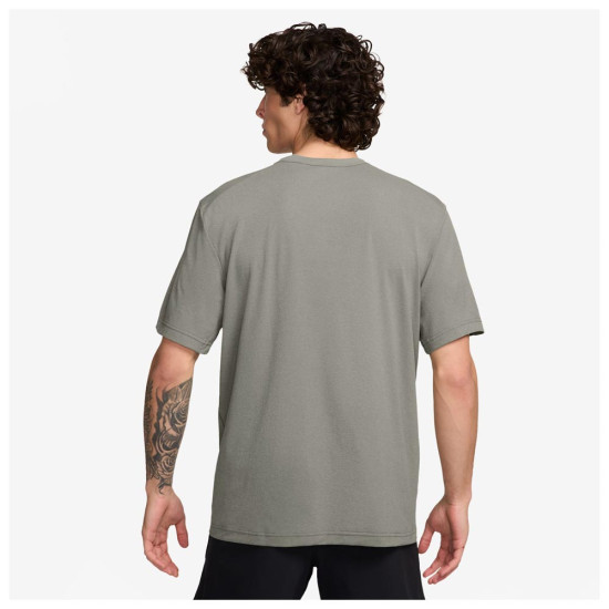 Nike Ανδρική κοντομάνικη μπλούζα Dri-FIT UV Hyverse